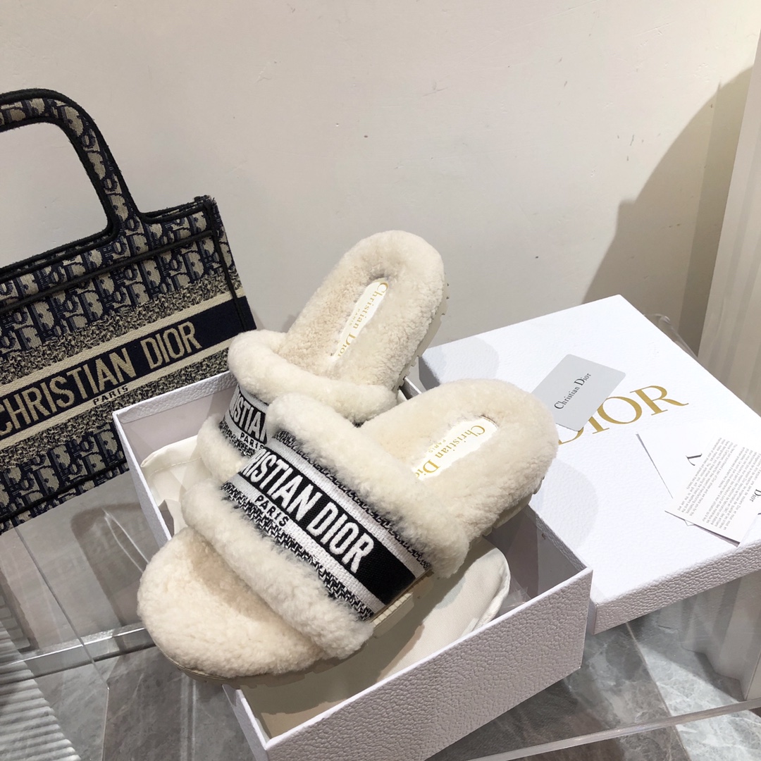 ディオール靴 DIOR 2024新作 ジャカード刺繍サンダル