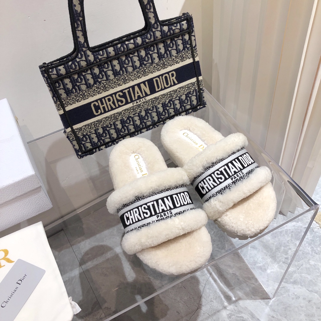 ディオール靴 DIOR 2024新作 ジャカード刺繍サンダル