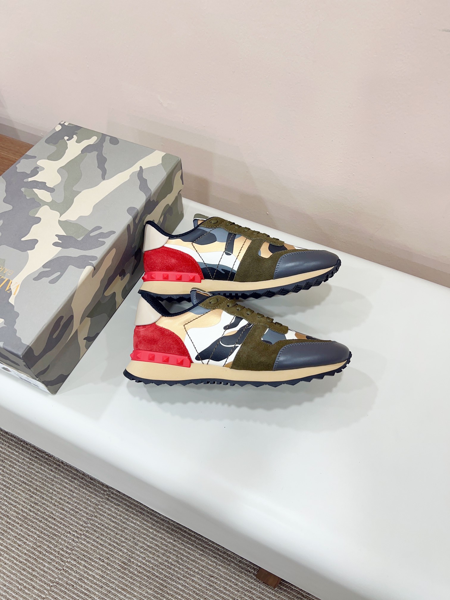 ヴァレンティノ靴 VALENTINO 2024新作 カジュアルメンズスポーツシューズ