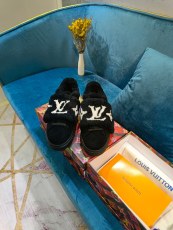 ルイヴィトン靴 LOUIS VUITTON 2024新作 タイムアウトスニーカー