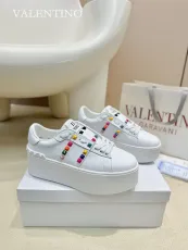 ヴァレンティノ靴 VALENTINO 2024新作 厚底リベットスポーツ＆カジュアルシューズ
