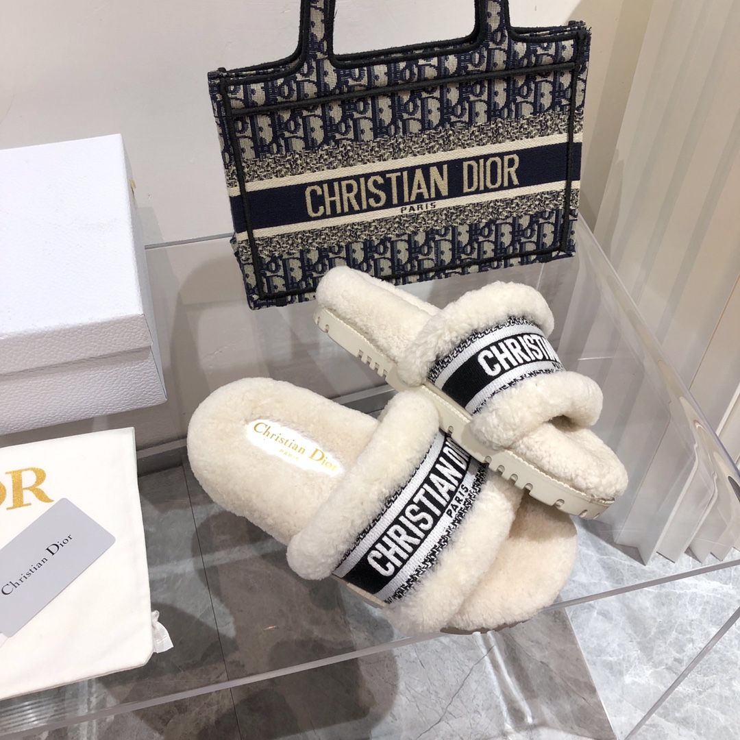 ディオール靴 DIOR 2024新作 ジャカード刺繍サンダル