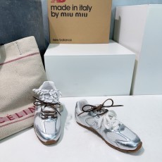 ミュウミュウ靴 Miu Miu 2024新作 スポーツシューズとカジュアルシューズ