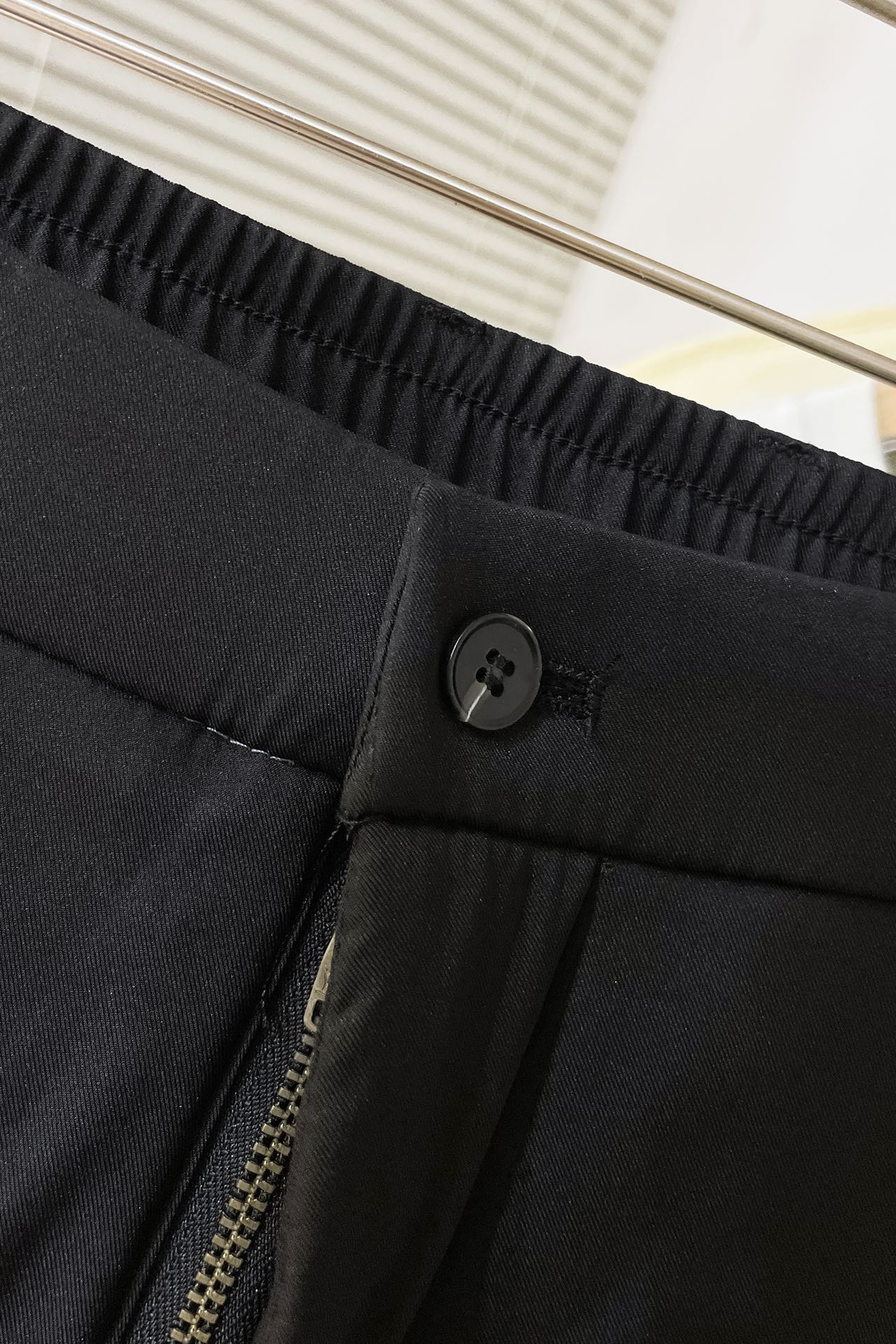 プラダ服 PRADA 2025新作 ダウンパンツ