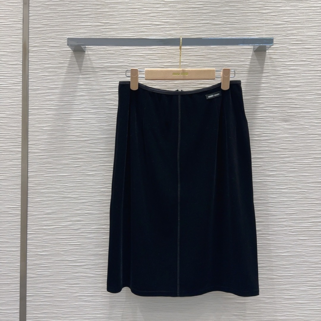 ミュウミュウ服 Miu Miu 2025新作 ベルベットスカート 商品番号: 2008920
