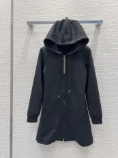 ルイヴィトン服 LOUIS VUITTON 2025新作 ミドル丈フード付きプルオーバーセータードレス