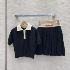 ミュウミュウ服 Miu Miu 2025新作 セーター編み