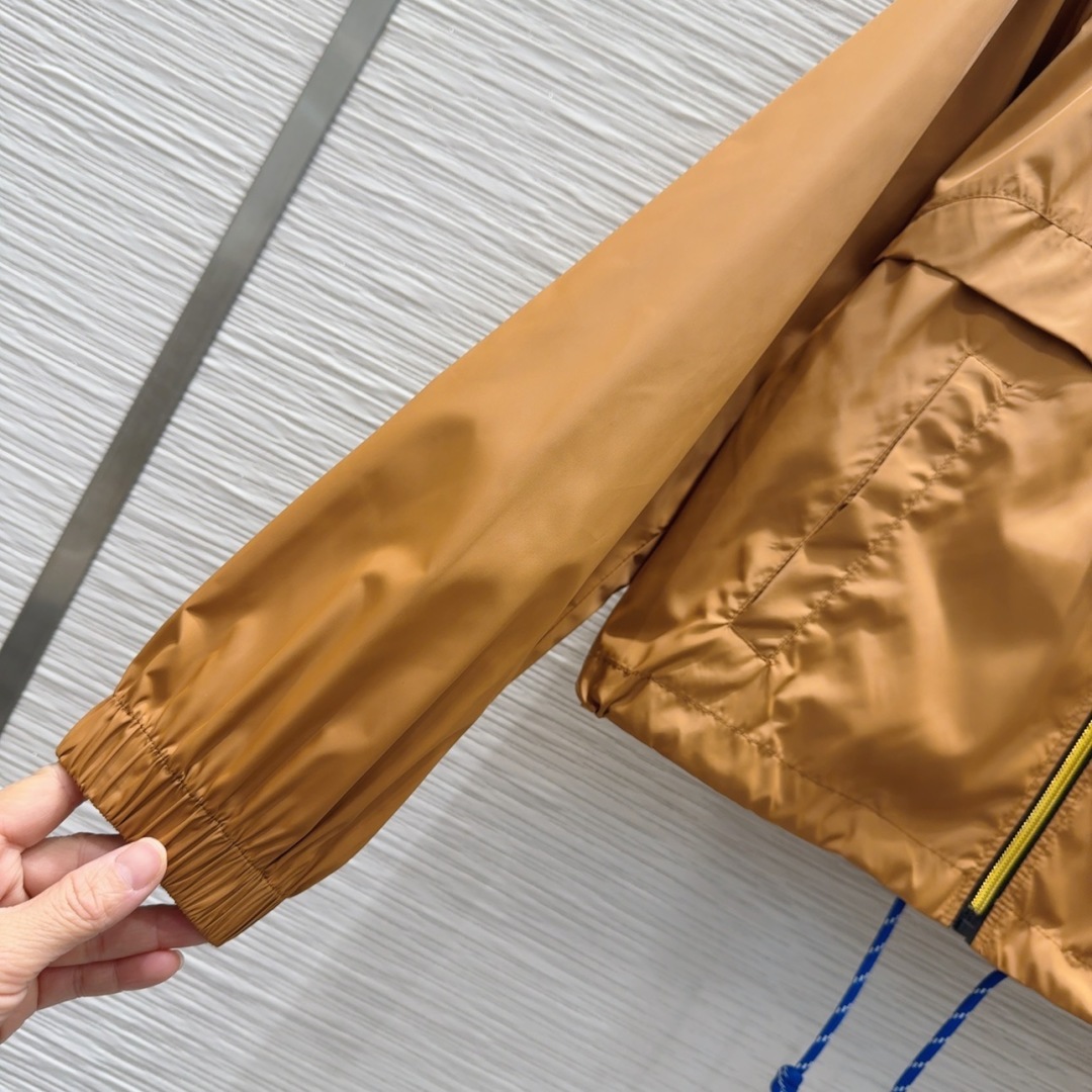 プラダ服 PRADA 2025新作 ウィンドブレーカー日焼け止め衣類