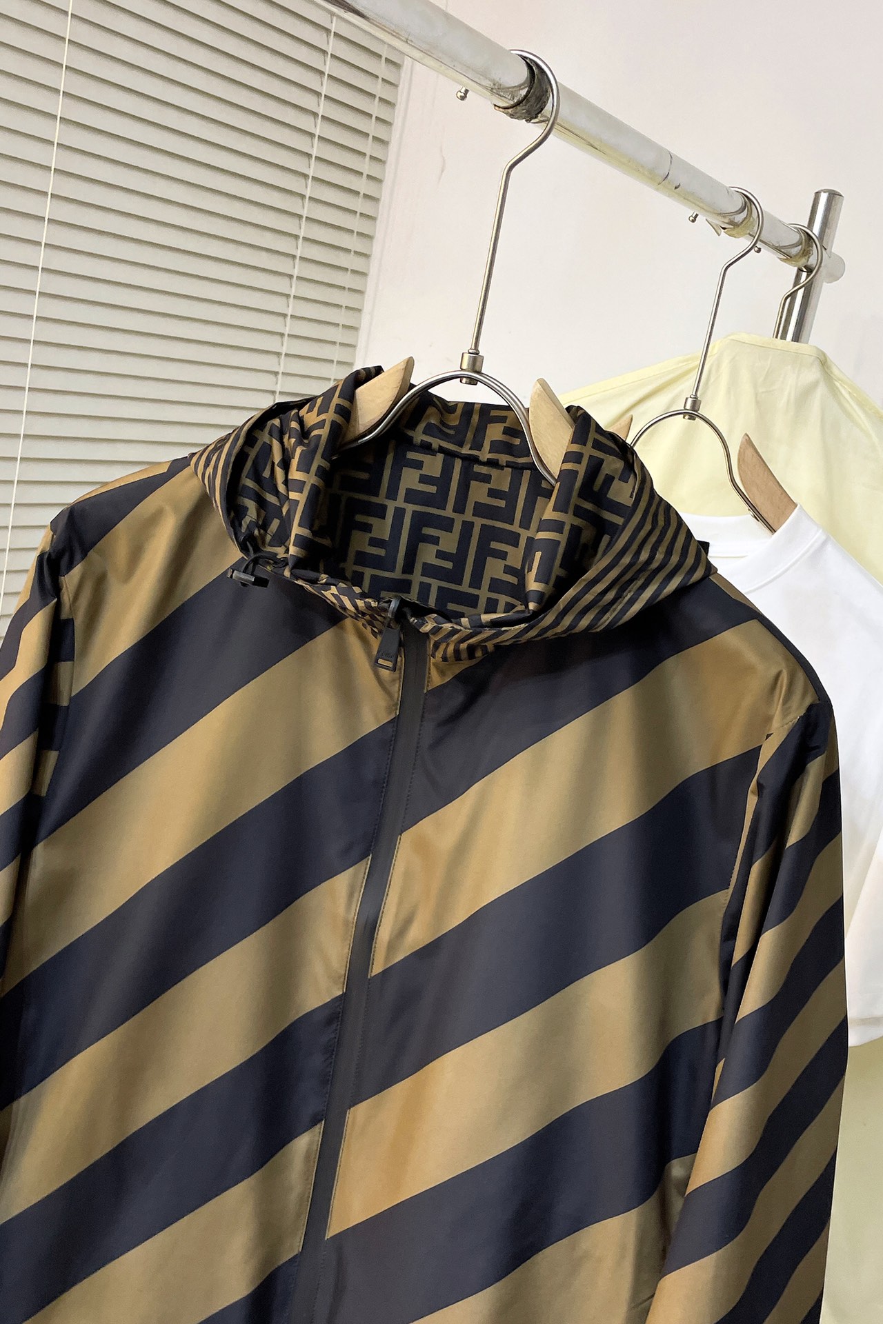 フェンディ服 FENDI 2025新作 フード付きジャケット