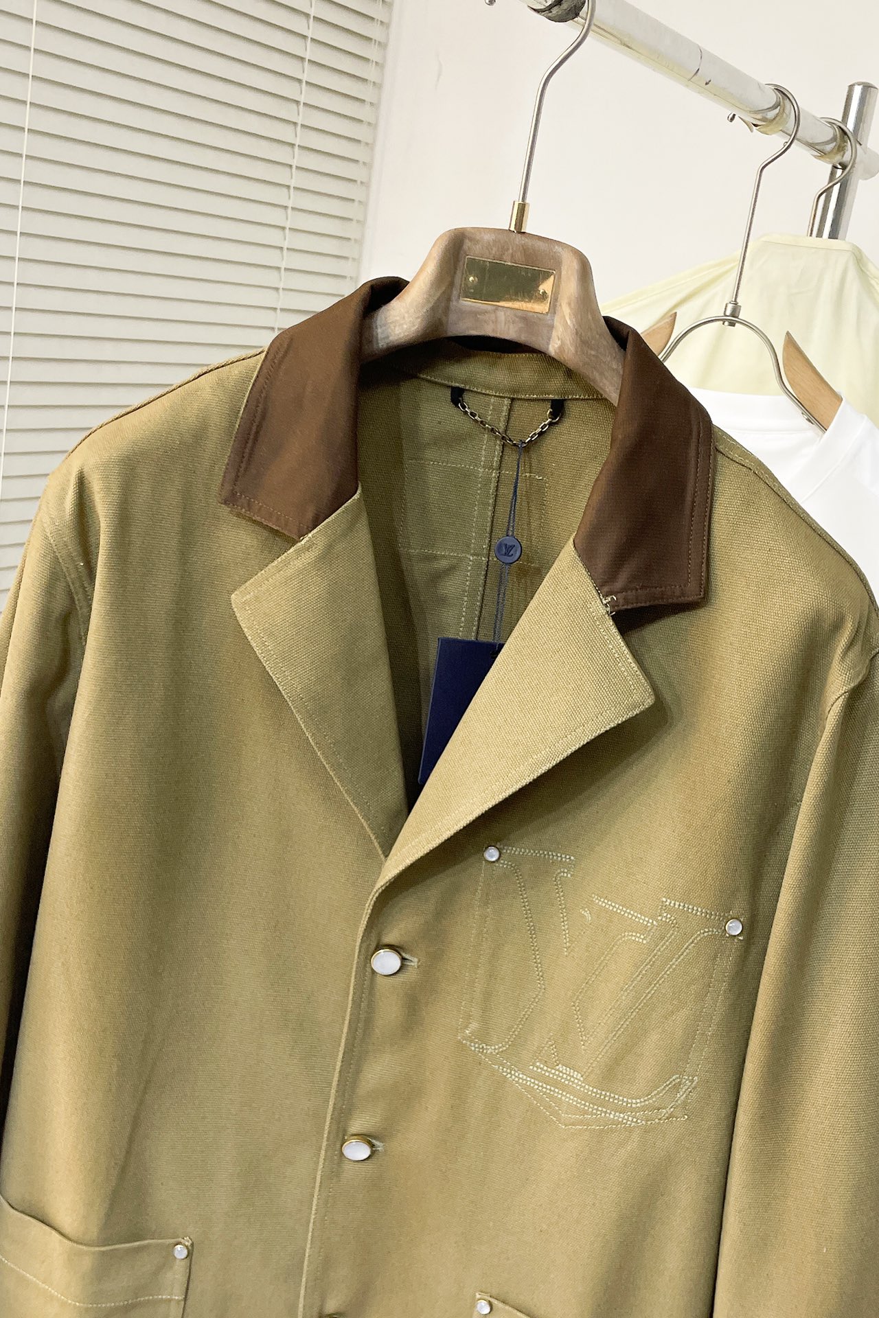 ルイヴィトン服 LOUIS VUITTON 2025新作 スタンドカラージャケット