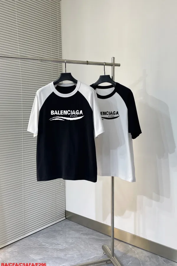バレンシアガ服 BALENCIAGA 2025新作 半袖Tシャツ