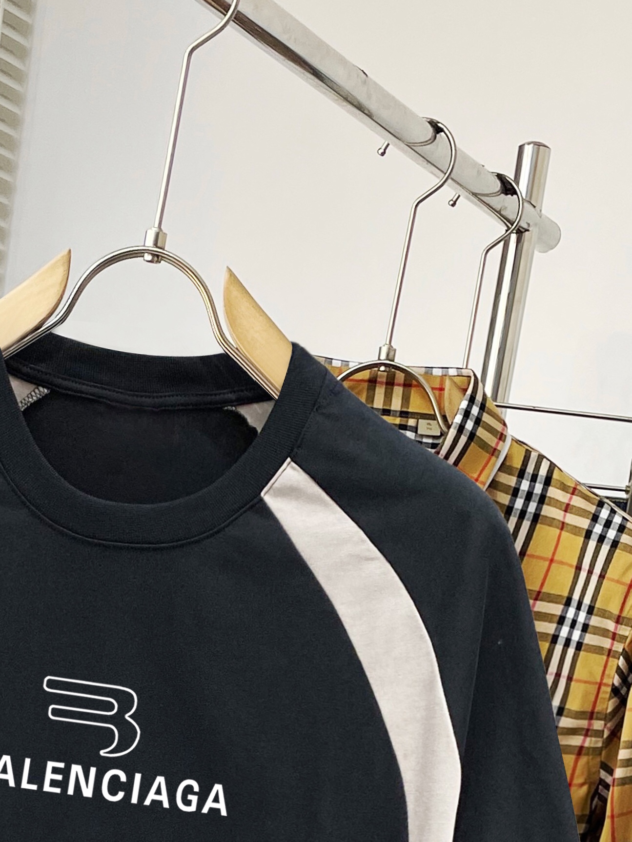 バレンシアガ服 BALENCIAGA 2025新作 半袖Tシャツ