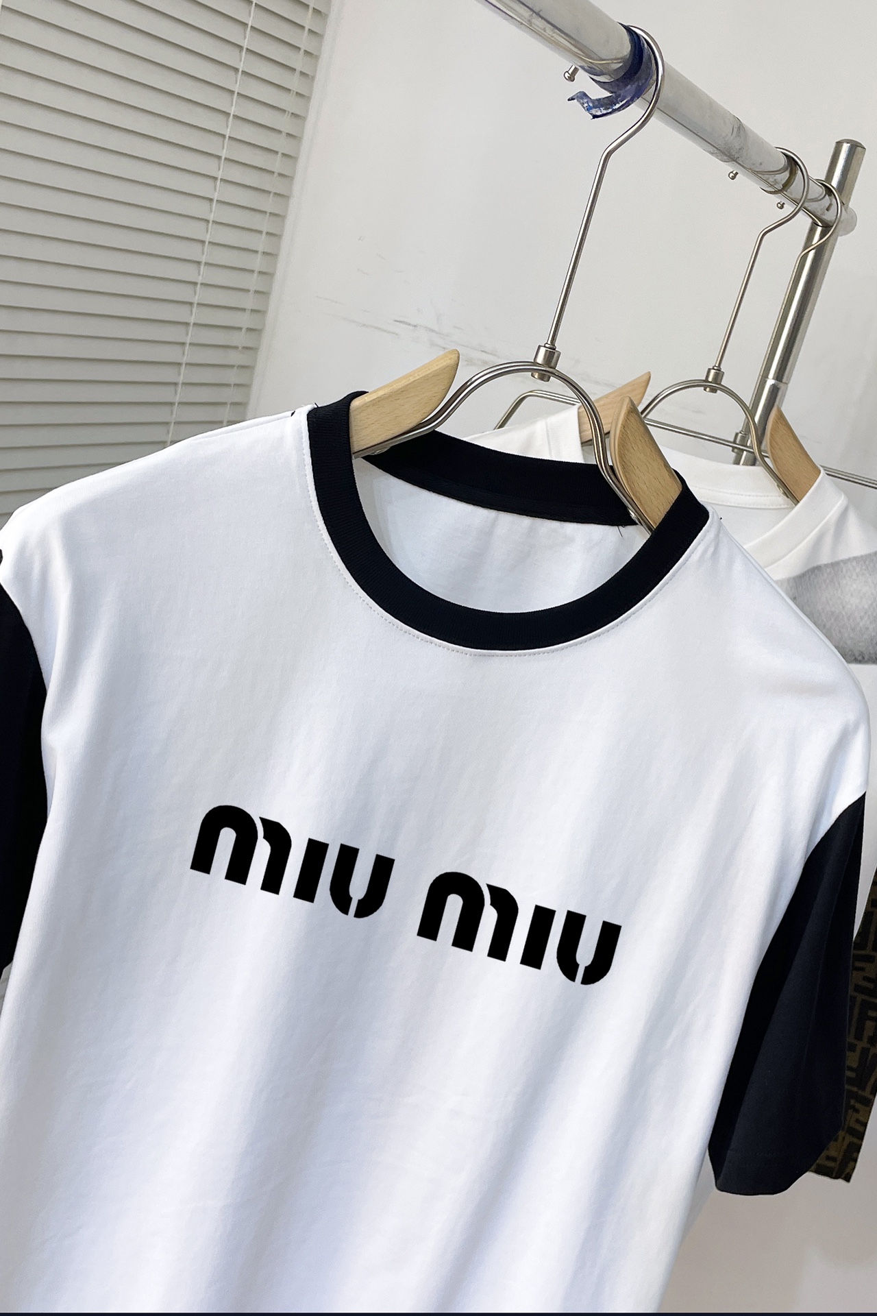 ミュウミュウ服 Miu Miu 2025新作 半袖Tシャツ