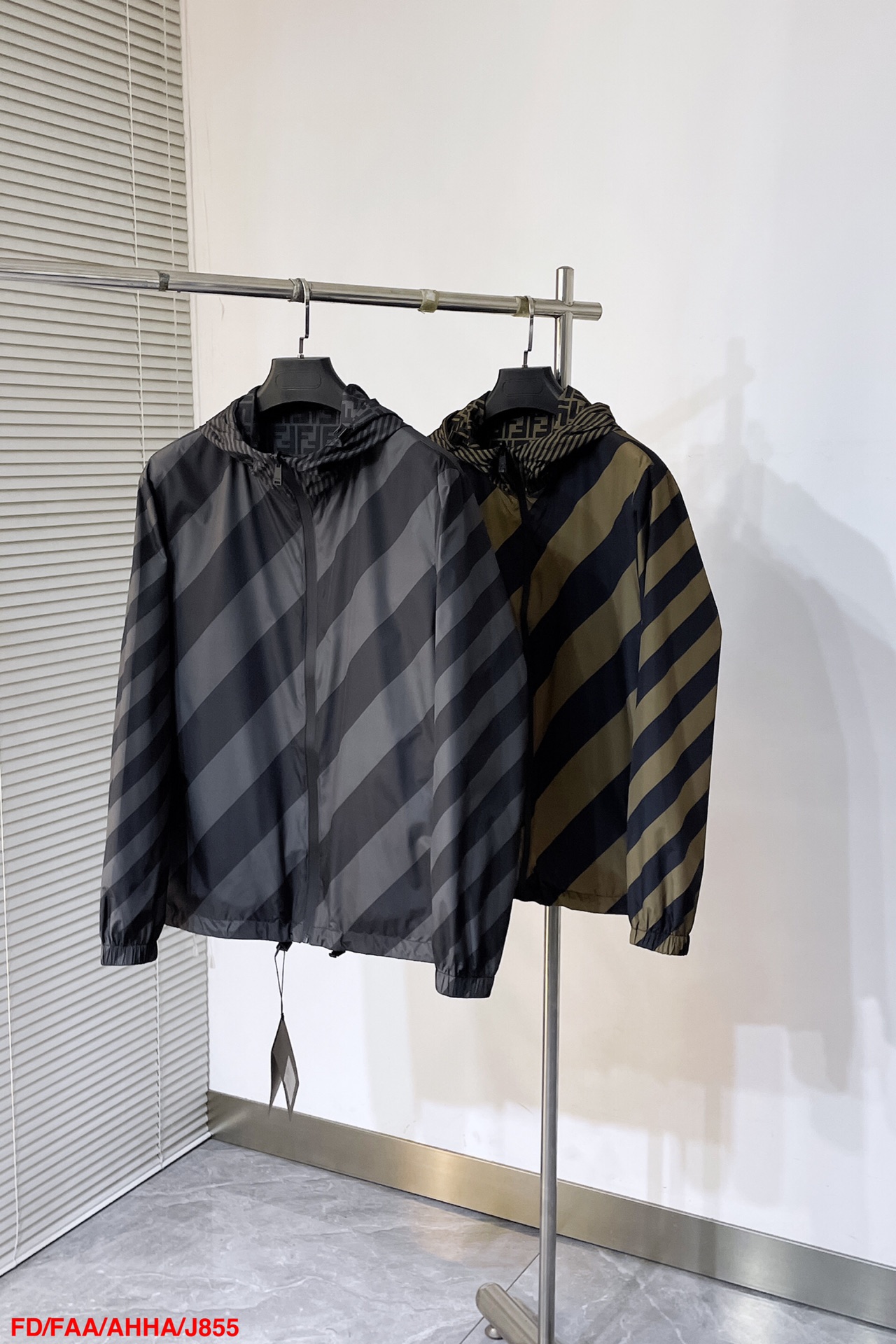 フェンディ服 FENDI 2025新作 フード付きジャケット