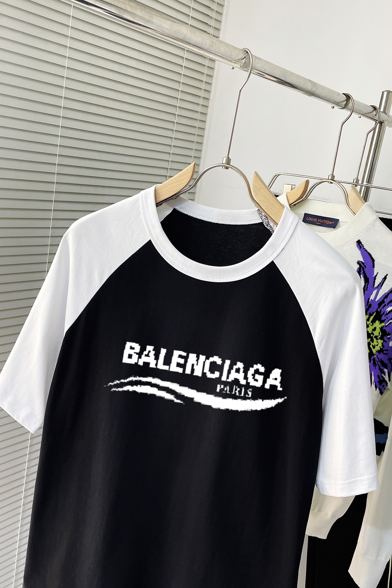バレンシアガ服 BALENCIAGA 2025新作 半袖Tシャツ