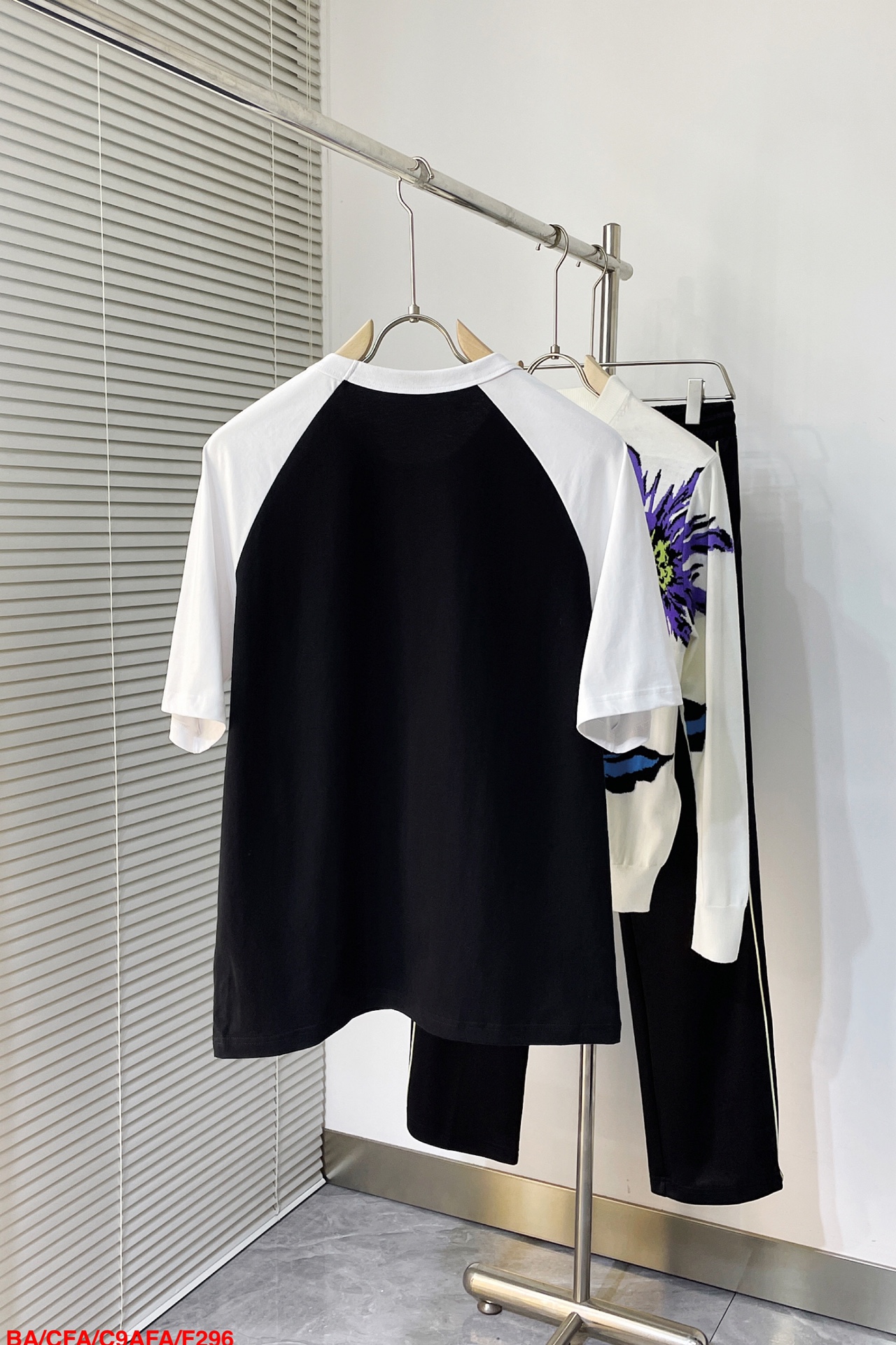 バレンシアガ服 BALENCIAGA 2025新作 半袖Tシャツ