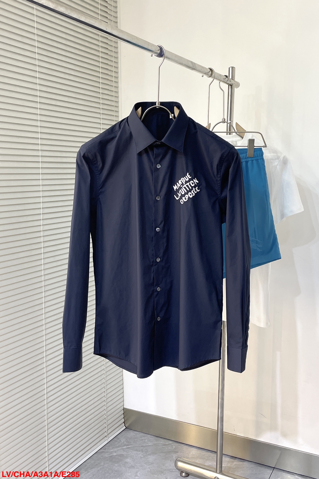 ルイヴィトン服 LOUIS VUITTON 2025新作 長袖シャツ