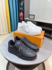 ルイヴィトン靴 LOUIS VUITTON 2025新作 スニーカー