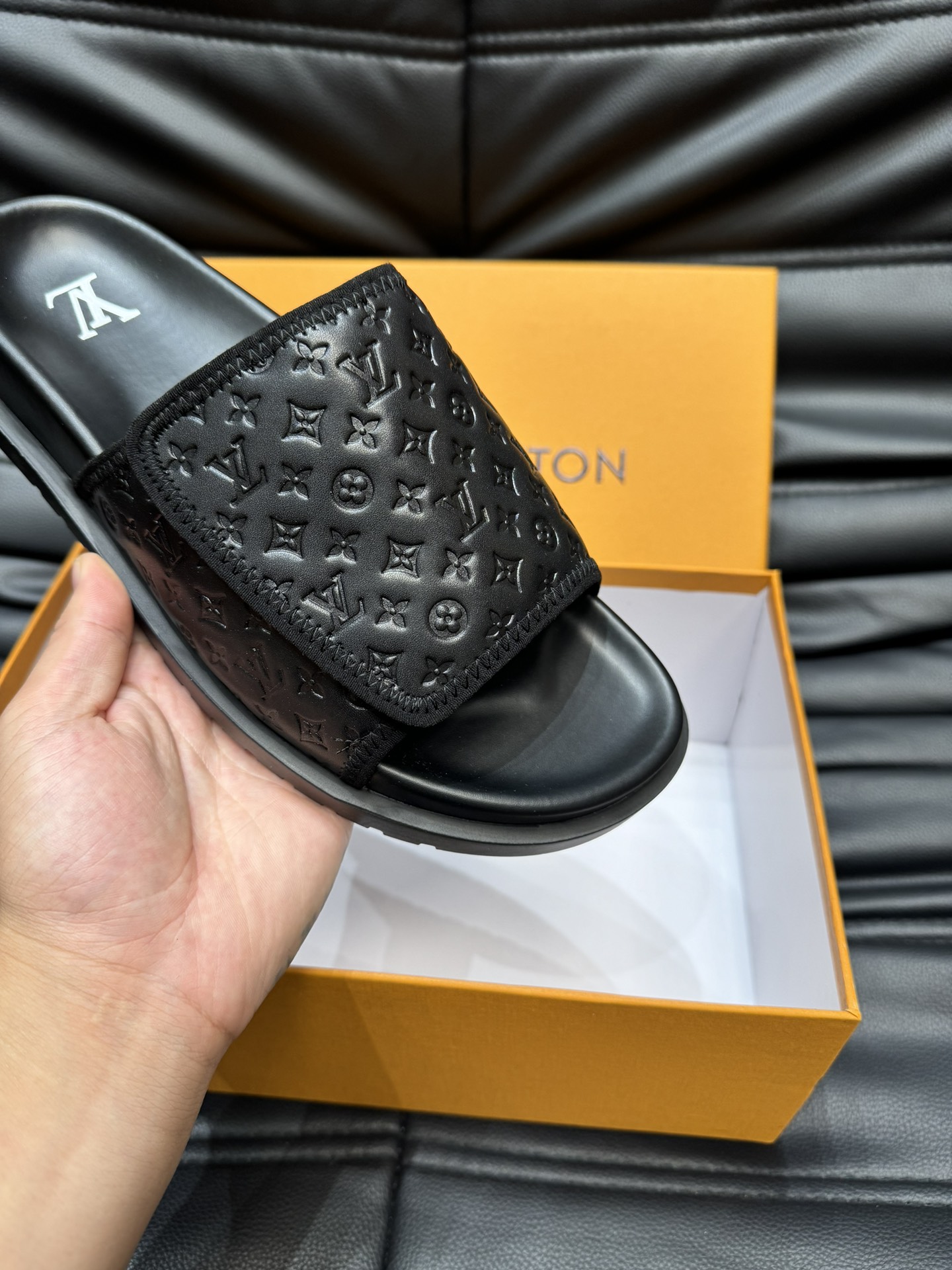 ルイヴィトン靴 LOUIS VUITTON 2025新作 スリッパ