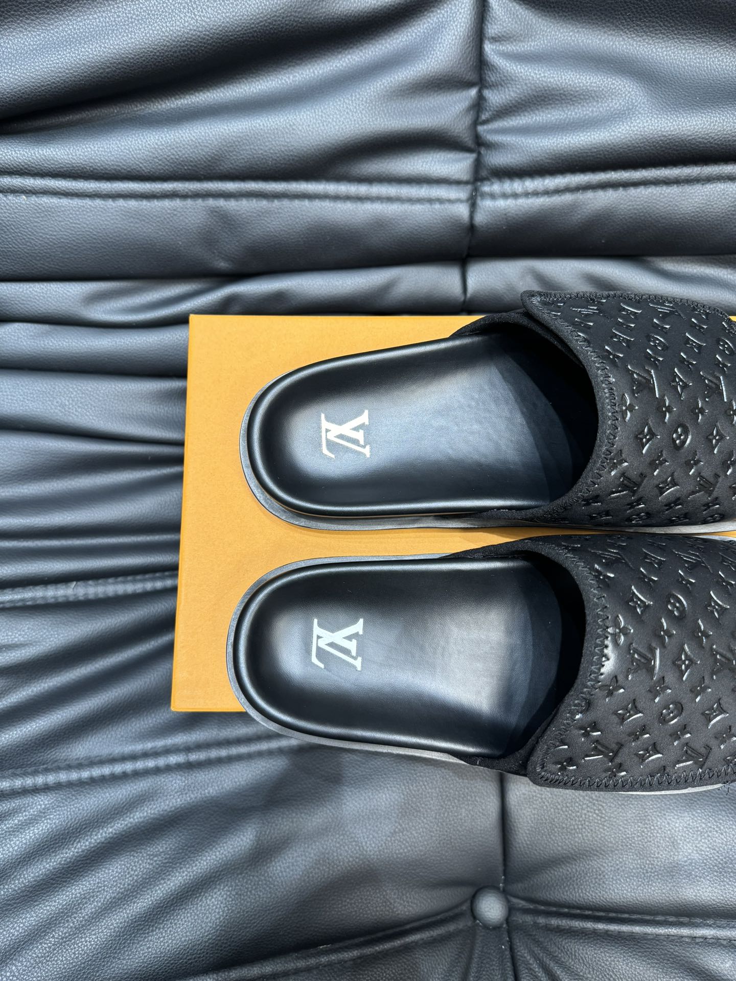 ルイヴィトン靴 LOUIS VUITTON 2025新作 スリッパ
