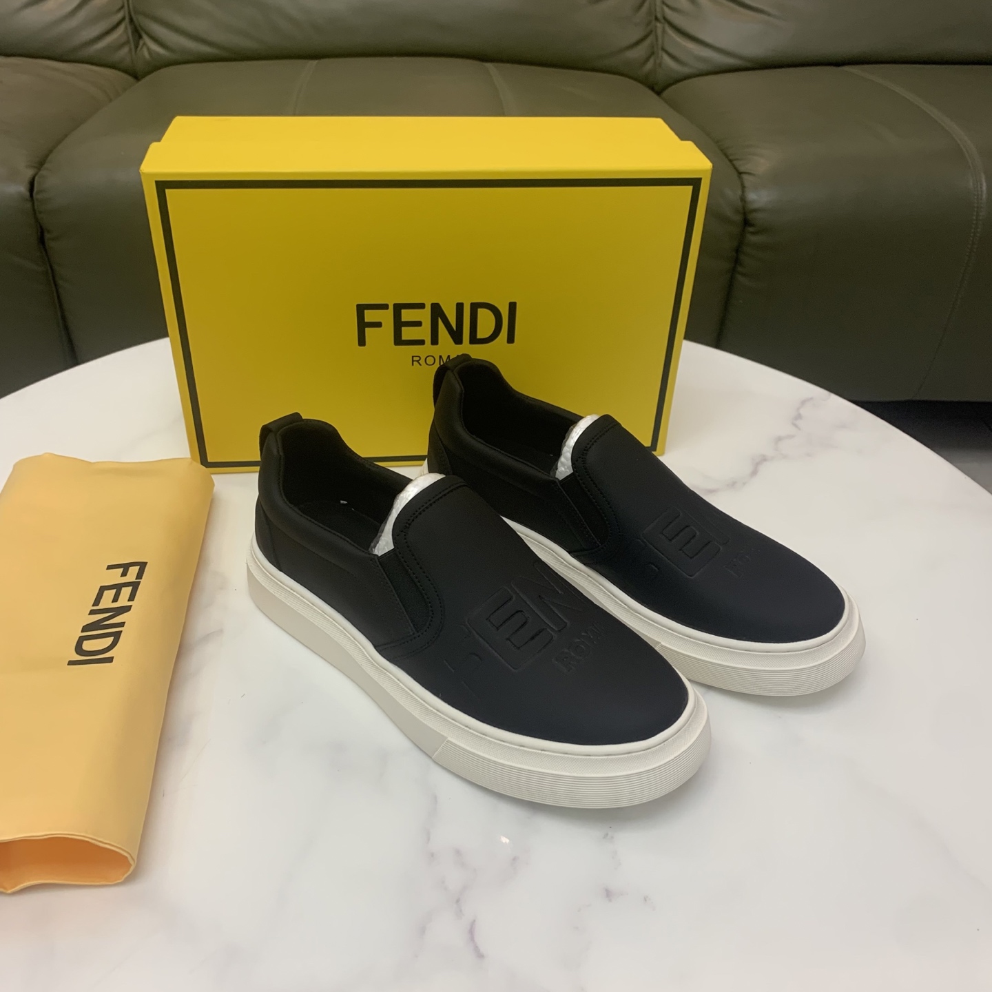 フェンディ靴 FENDI 2025新作 カジュアルシューズ
