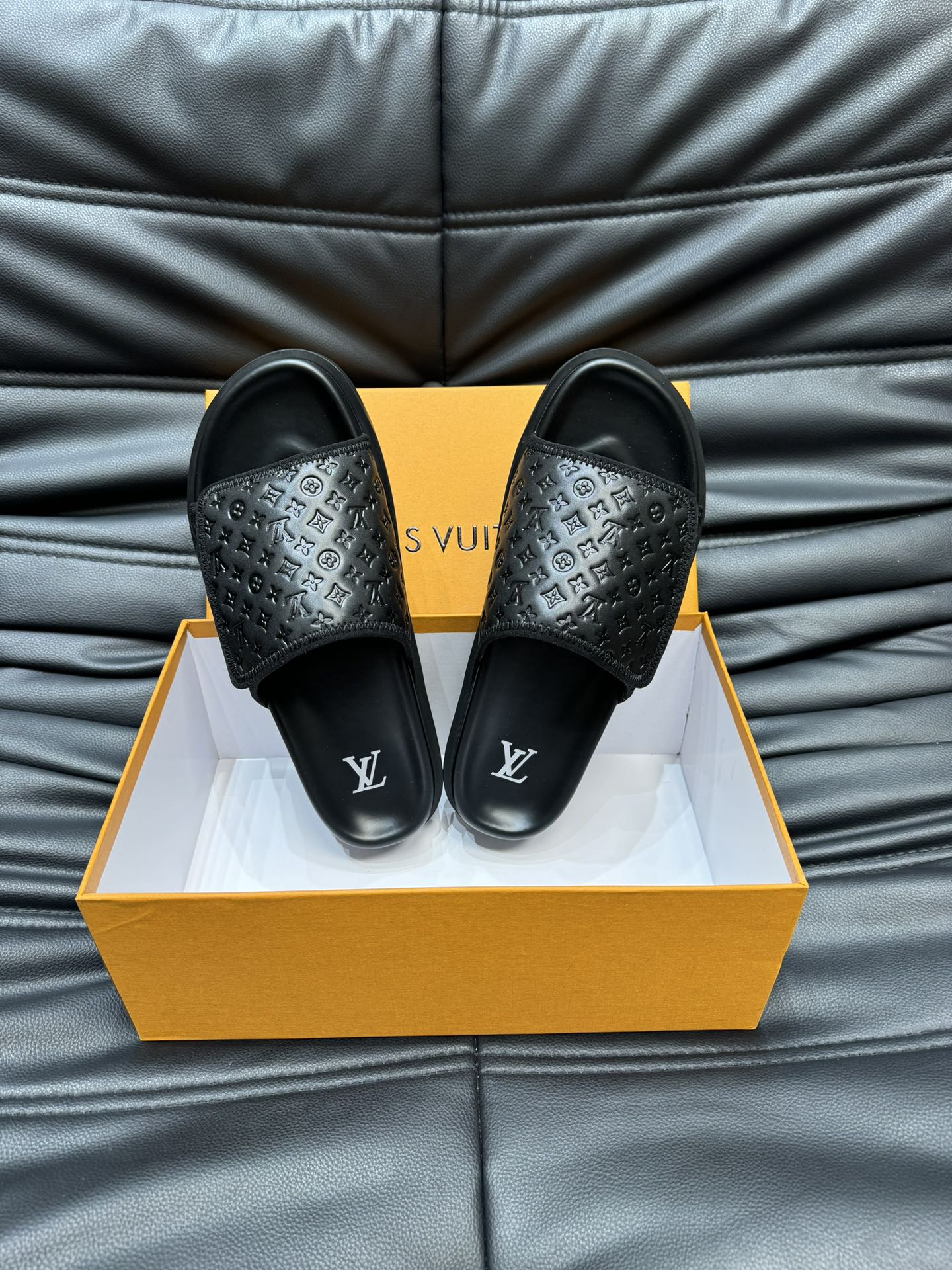 ルイヴィトン靴 LOUIS VUITTON 2025新作 スリッパ