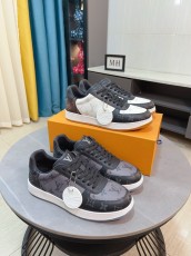 ルイヴィトン靴 LOUIS VUITTON 2025新作 スニーカー