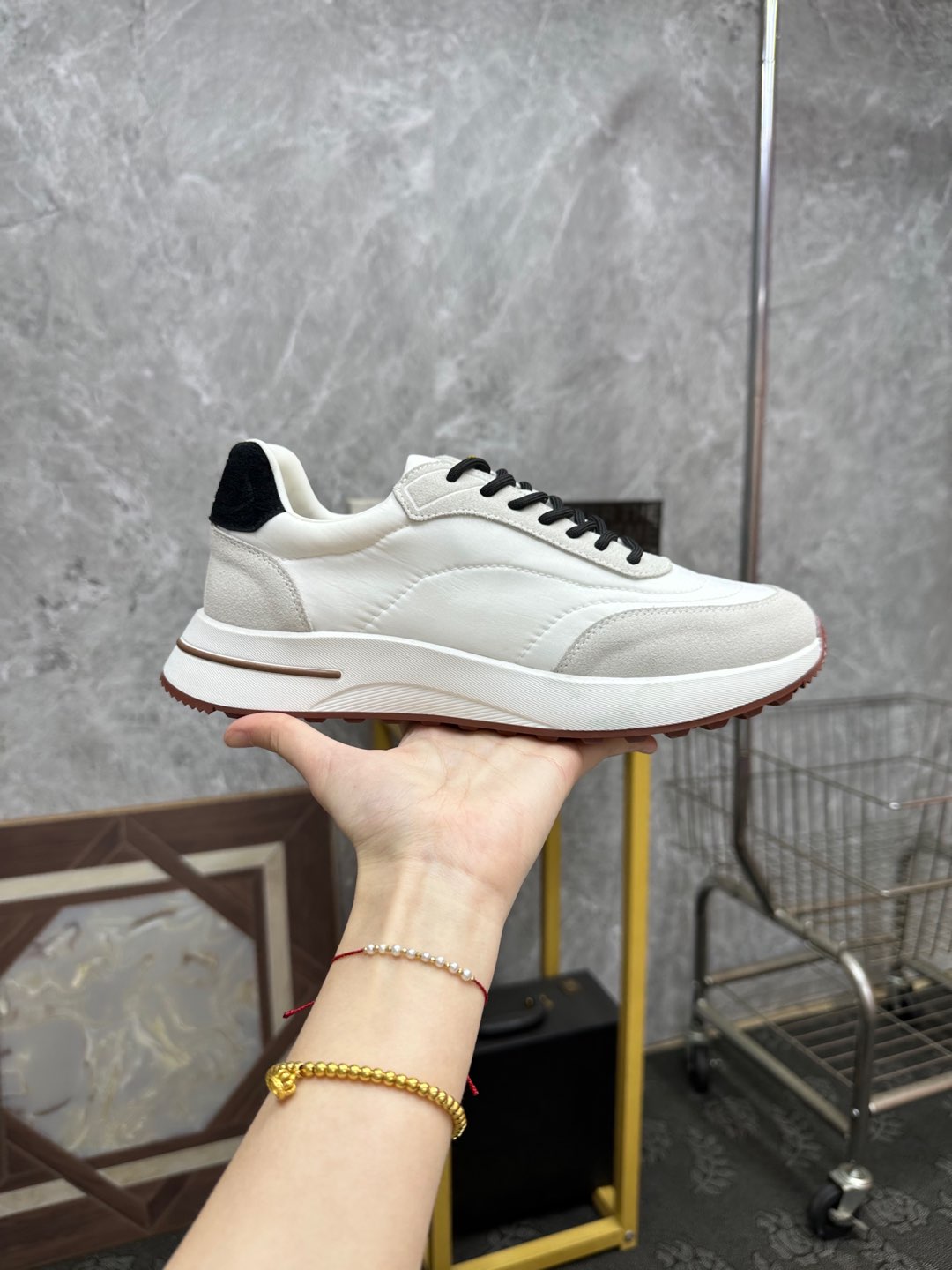 ロロ・ピアーナ靴 Loro Piana 2025新作 クラシックなランニングシューズ