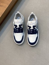ヴァレンティノ靴 VALENTINO 2025新作 カップルスニーカー