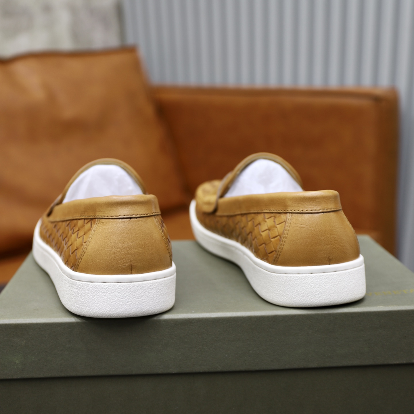 ボッテガヴェネタ靴 BOTTEGA VENETA 2025新作 牛革カジュアルシューズ