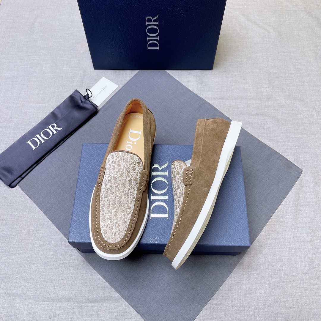 ディオール靴 DIOR 2025新作 ローファー
