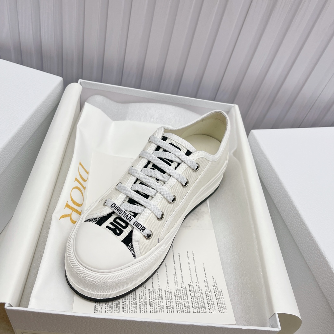 ディオール靴 DIOR 2025新作 フラットスニーカー