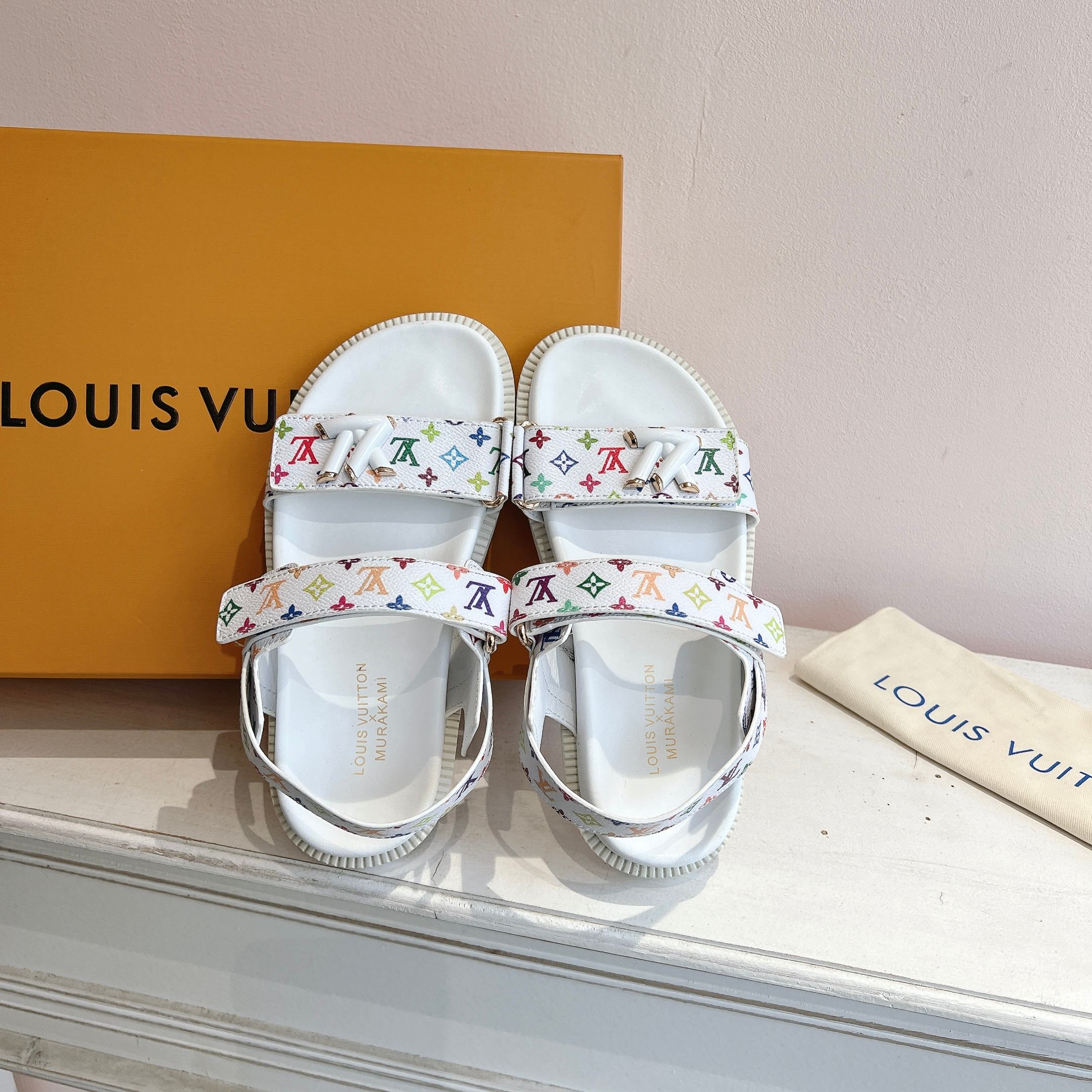 ルイヴィトン靴 LOUIS VUITTON 2025新作 サンダル