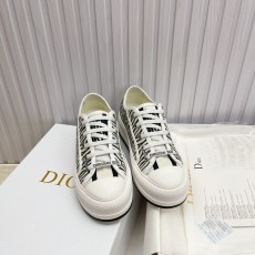 ディオール靴 DIOR 2025新作 フラットスニーカー