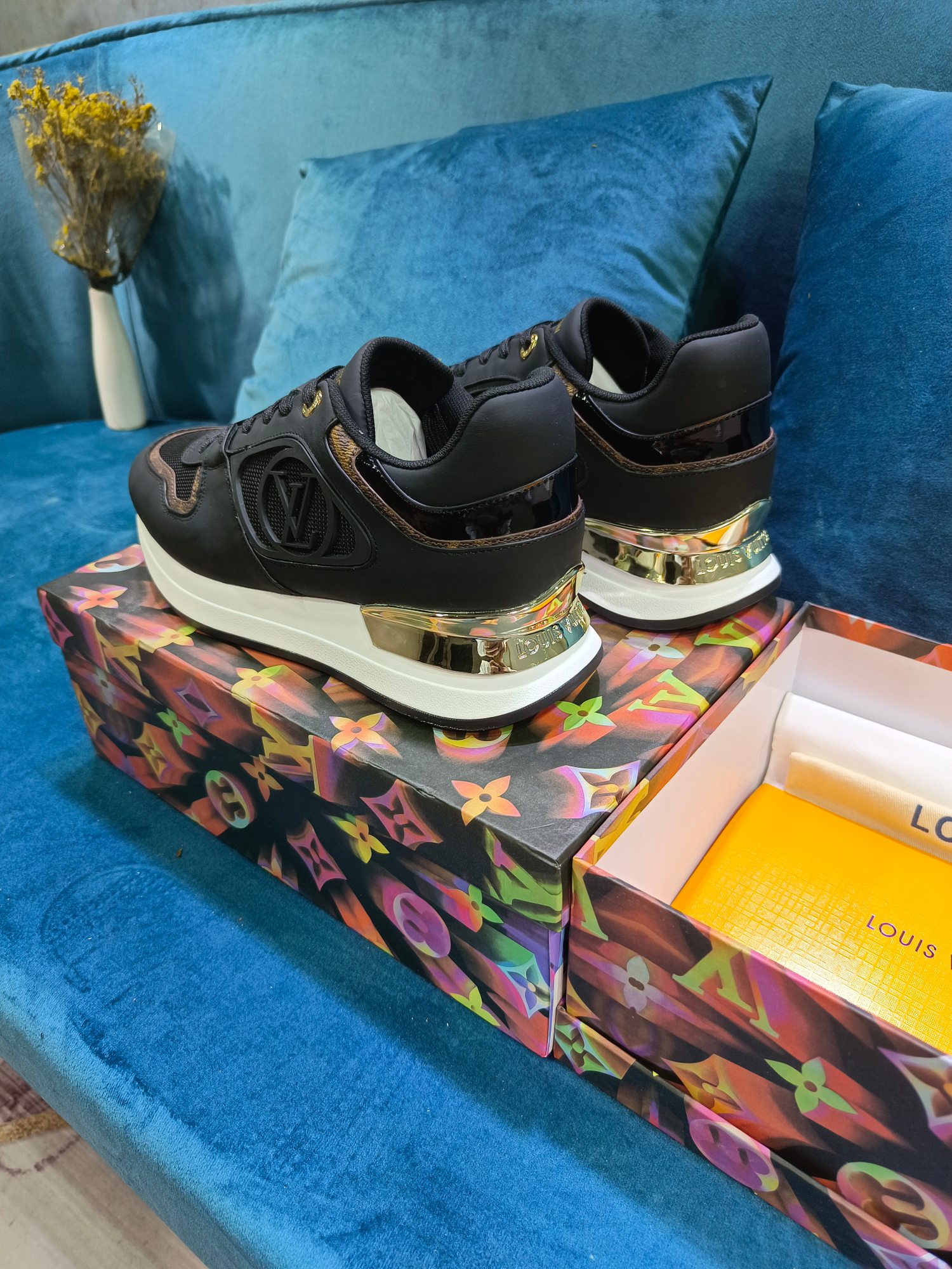 ルイヴィトン靴 LOUIS VUITTON 2025新作 スポーツシューズ