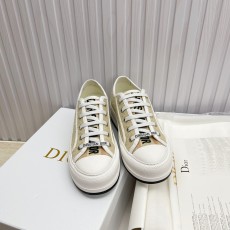 ディオール靴 DIOR 2025新作 フラットスニーカー