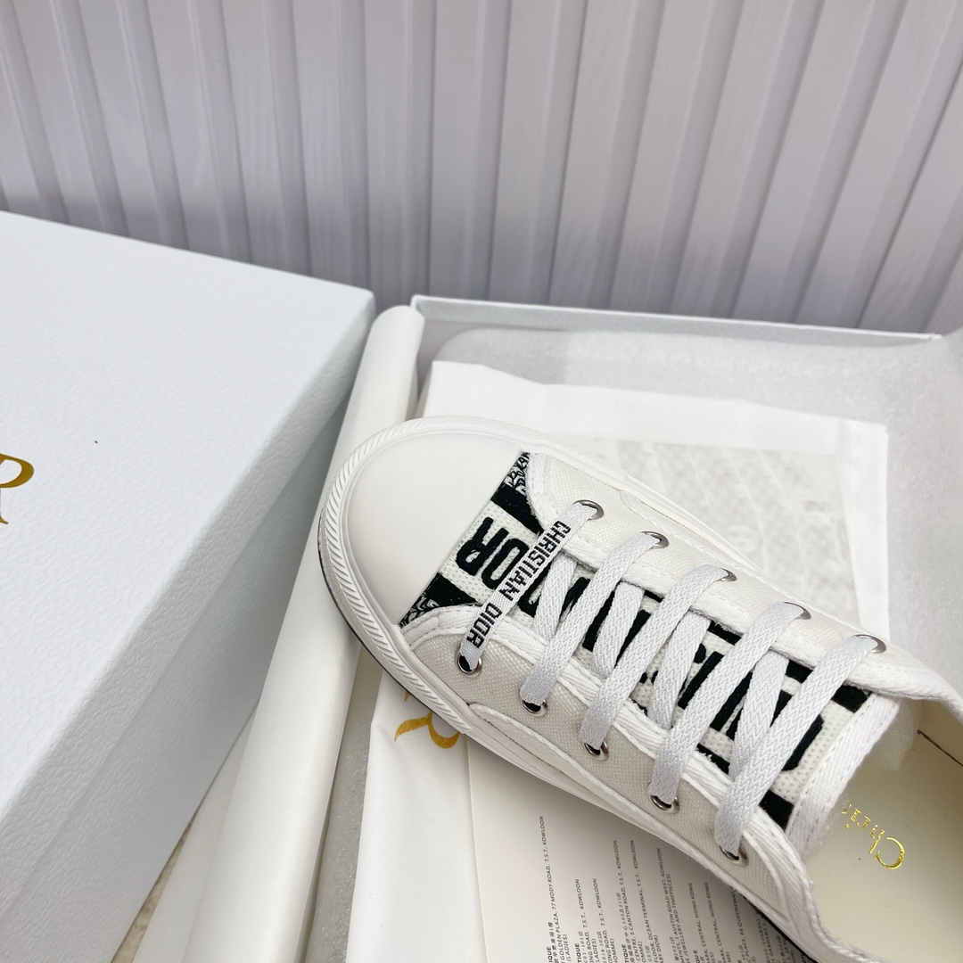 ディオール靴 DIOR 2025新作 フラットスニーカー