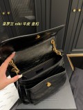 サンローランバッグ Yves Saint Laurent 2025新作 さまようバッグ