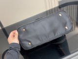 プラダバッグ PRADA 2025新作 クラシックショッピングバッグ