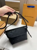 ルイヴィトンバッグ LOUIS VUITTON 2025新作 メッセンジャーバッグ