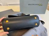 バレンシアガバッグ BALENCIAGA 2025新作 フラップクロスボディバッグ