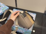 ロエベバッグ LOEWE 2025新作 メッセンジャーバッグ