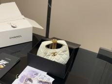 シャネルバッグ CHANEL 2025新作 脇袋