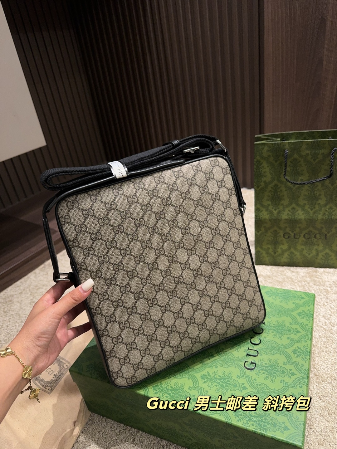 グッチバッグ GUCCI 2025新作 メッセンジャーバッグ