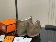 エルメスバッグ HERMES 2025新作 evelyne