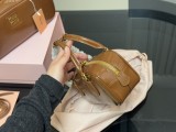 ミュウミュウバッグ Miu Miu 2025新作 ブリーフケース