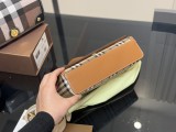 バーバリーバッグ BURBERRY 2025新作 キャンバスメッセンジャーバッグ