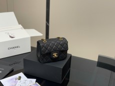 シャネルバッグ CHANEL 2025新作 スクエアパン