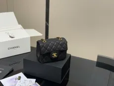 シャネルバッグ CHANEL 2025新作 スクエアパン