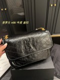 サンローランバッグ Yves Saint Laurent 2025新作 さまようバッグ